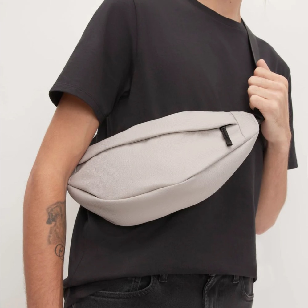 Everlane The ReNew Transit Fanny Pack